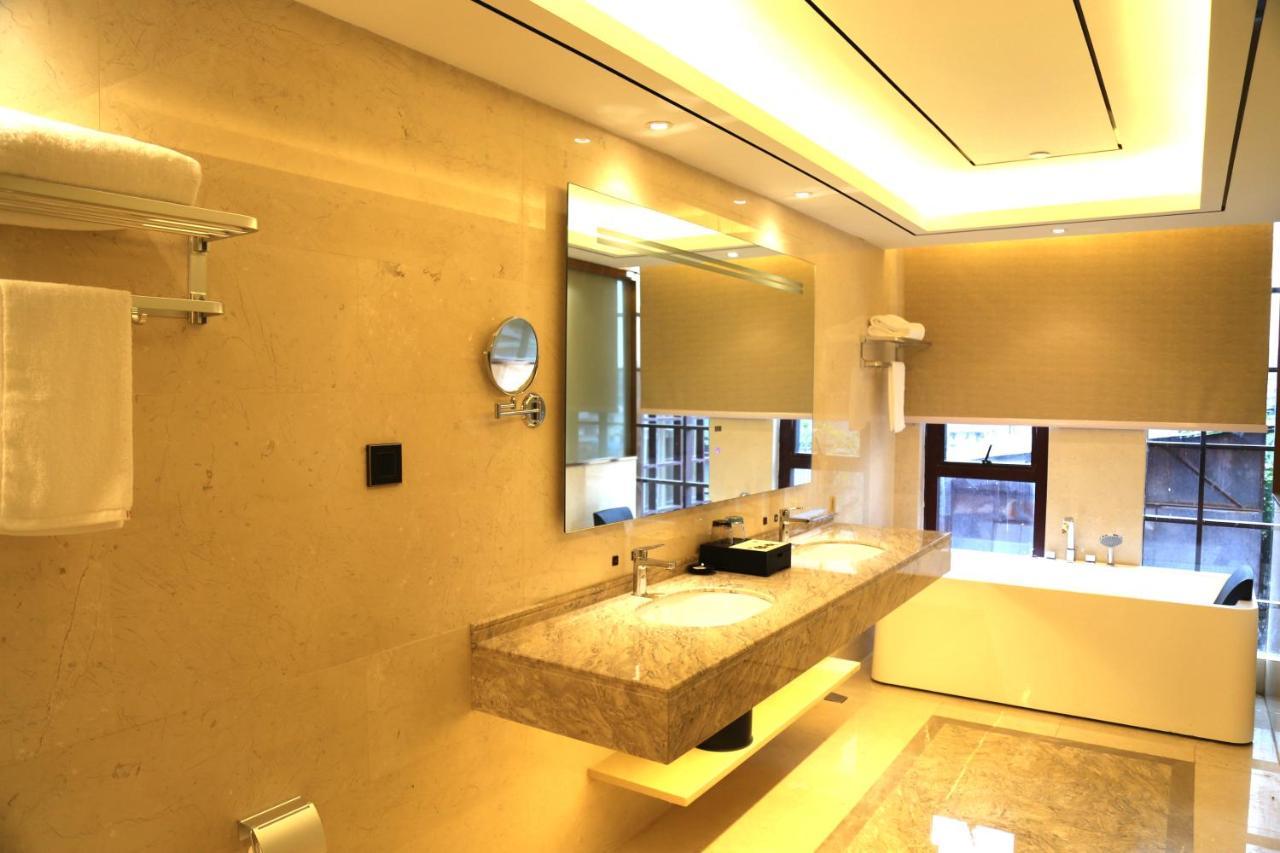 Zhongbo Art Hotel Guangzhou Exterior photo